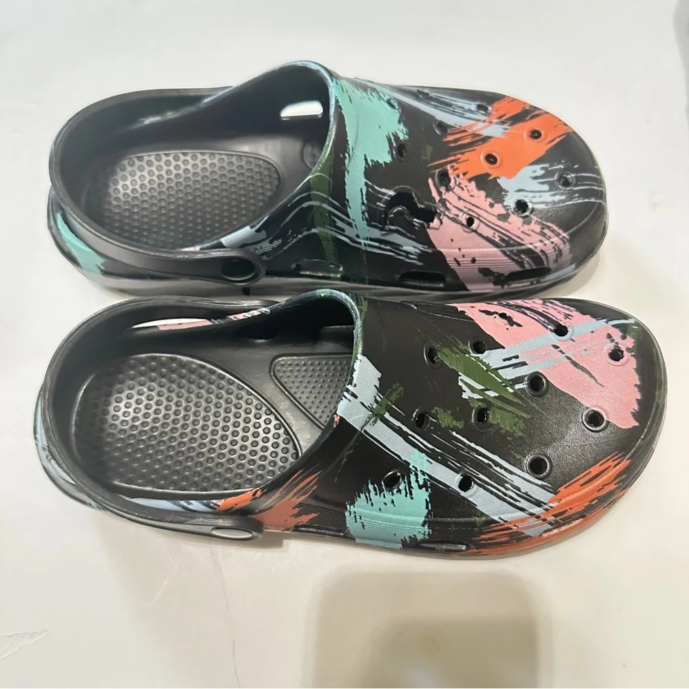 Unisex Color Splash Clogs – Size 9 Black with Multicolor Paint Design